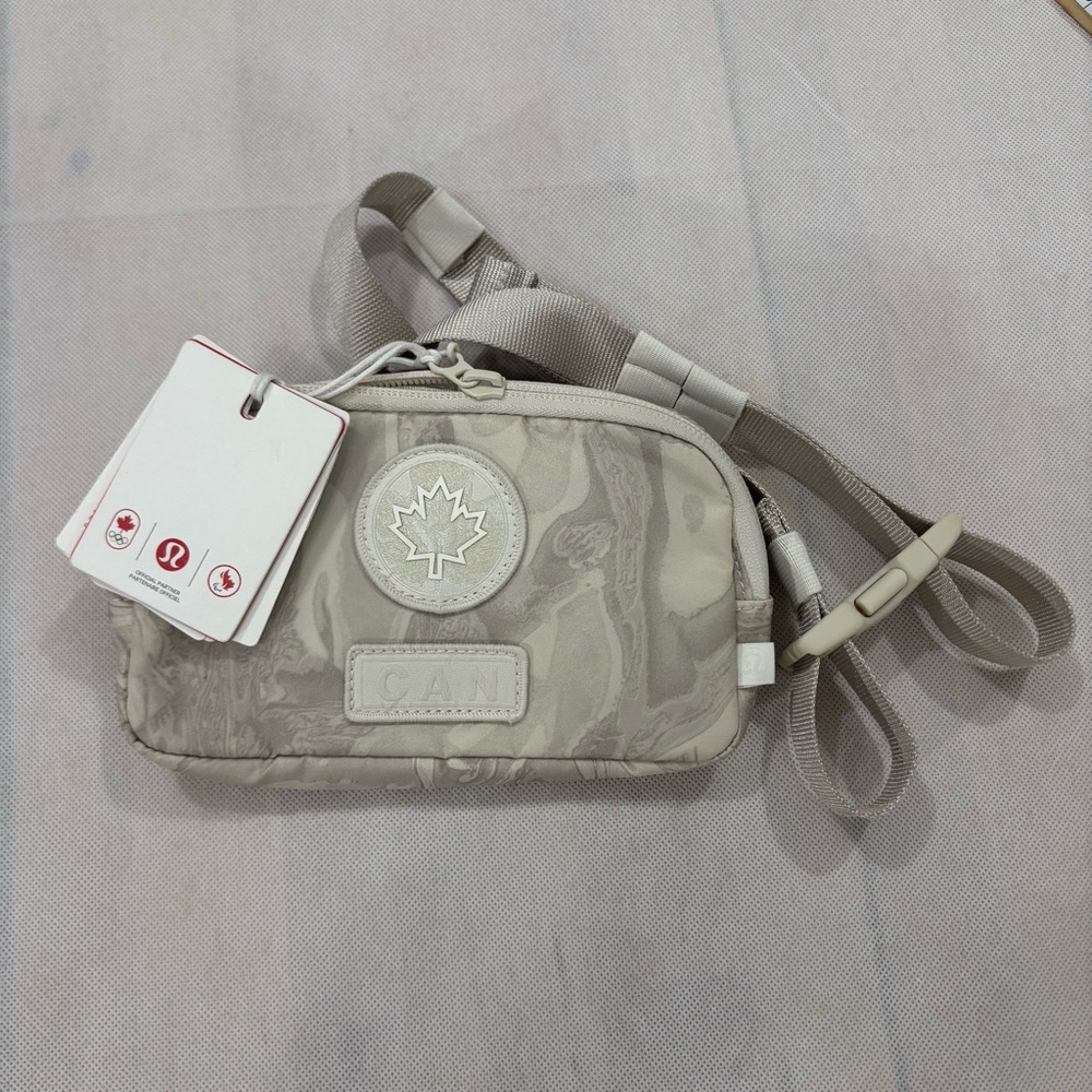 Lululemon Future Legacy Mini Belt Bag TC Team Canada 0.7L O/S Beige Marble NWT